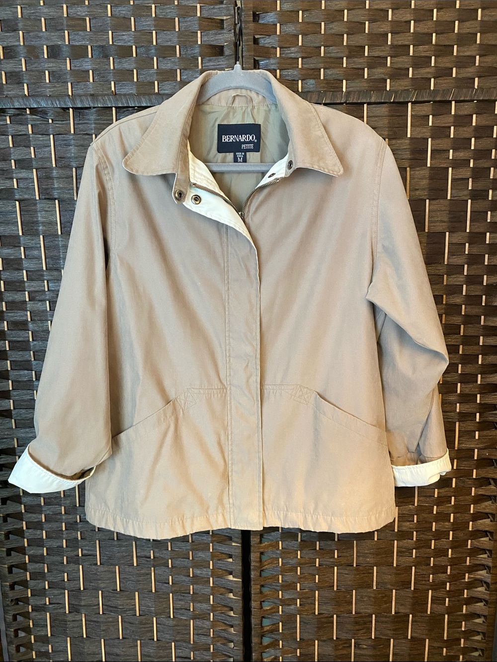 Vintage Bernardo Women's Beige Lightweight Jacket Size Medium Petite